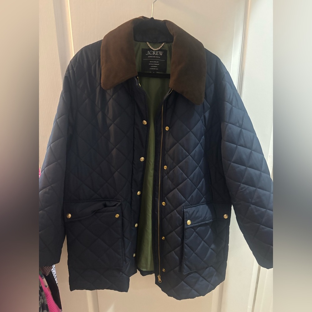 Jcrew navy puffer barn jacket XL
Corduroy collar